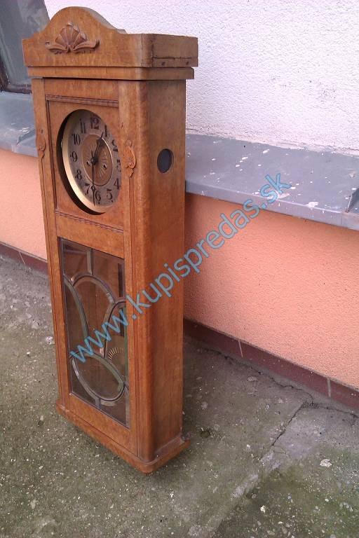  Predám starožitné dvojzavažové nástenné hodiny 